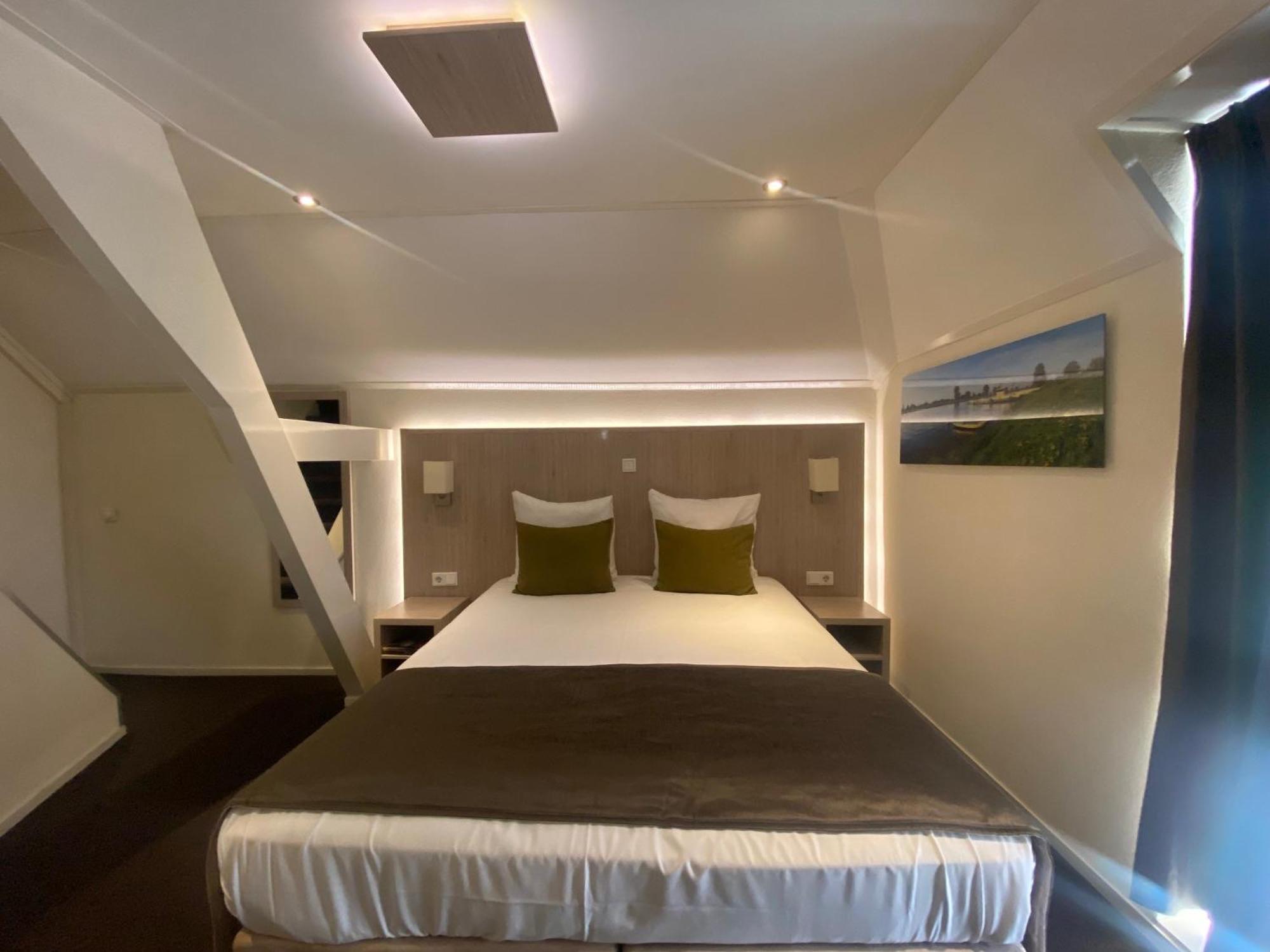 De Twee Linden Hotel Beneden-Leeuwen Екстериор снимка