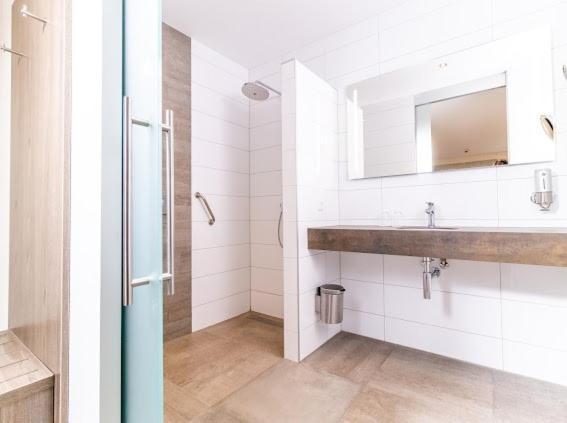 De Twee Linden Hotel Beneden-Leeuwen Екстериор снимка