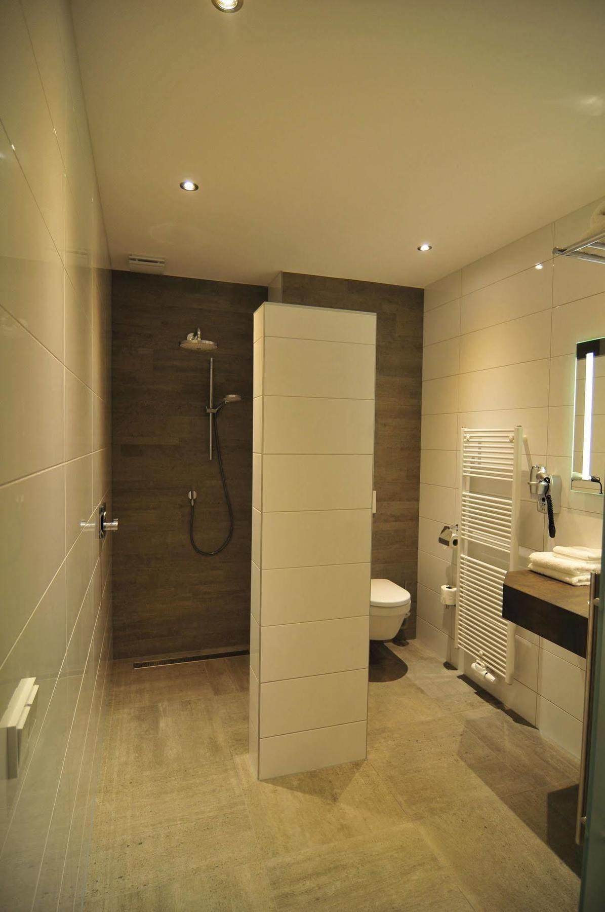 De Twee Linden Hotel Beneden-Leeuwen Екстериор снимка