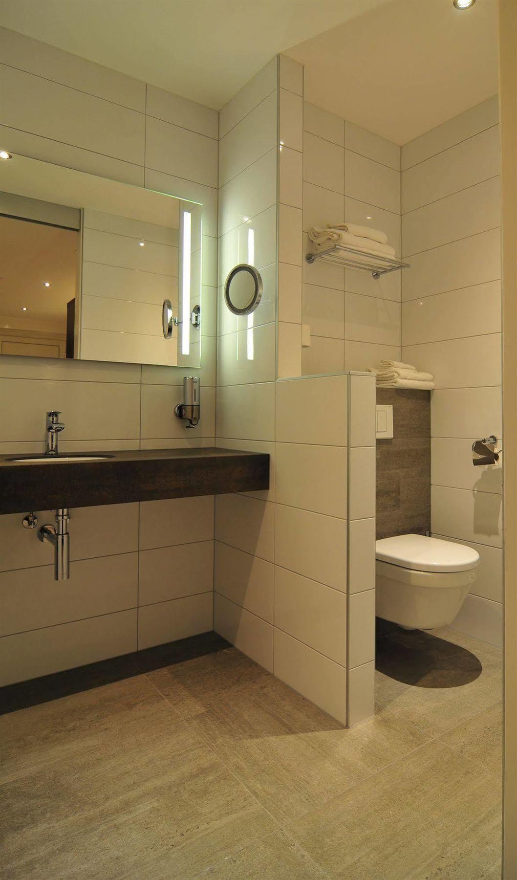 De Twee Linden Hotel Beneden-Leeuwen Екстериор снимка